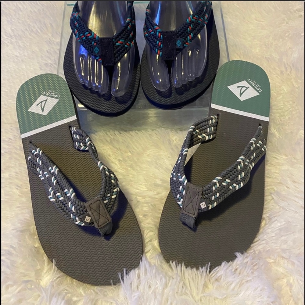 2 4 1 Sperry flops gray & navy blu